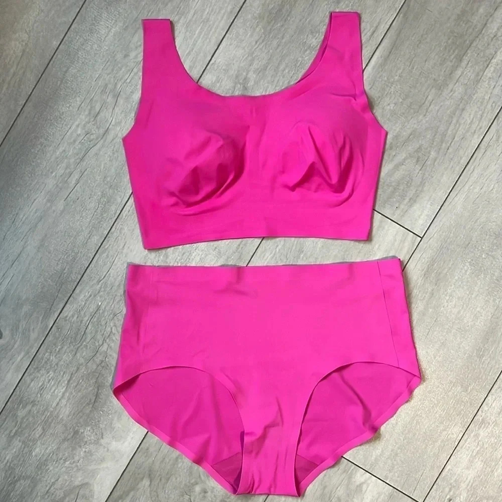 RHONDA SHEAR NWOT Seamless Bra and High-Waist Panty Set Fuchsia, Size L